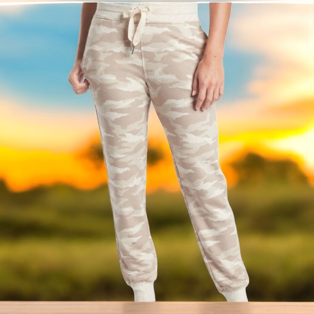 Athleta Balance Printed Jogger Tan Camo Soft Cozy Sweatpants Women’s Size S